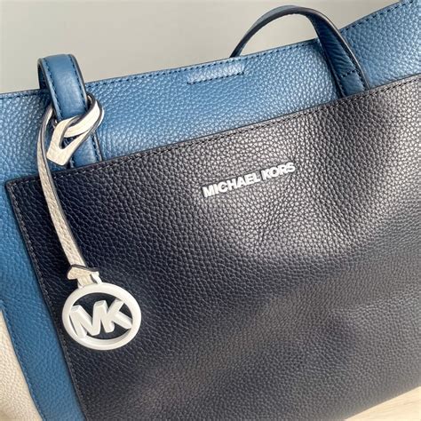 michael kors gemma large pocket tote|Gemma Large Tri.